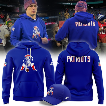 New England Patriots Nike Throwback Historic Royal Pullover Hoodie
